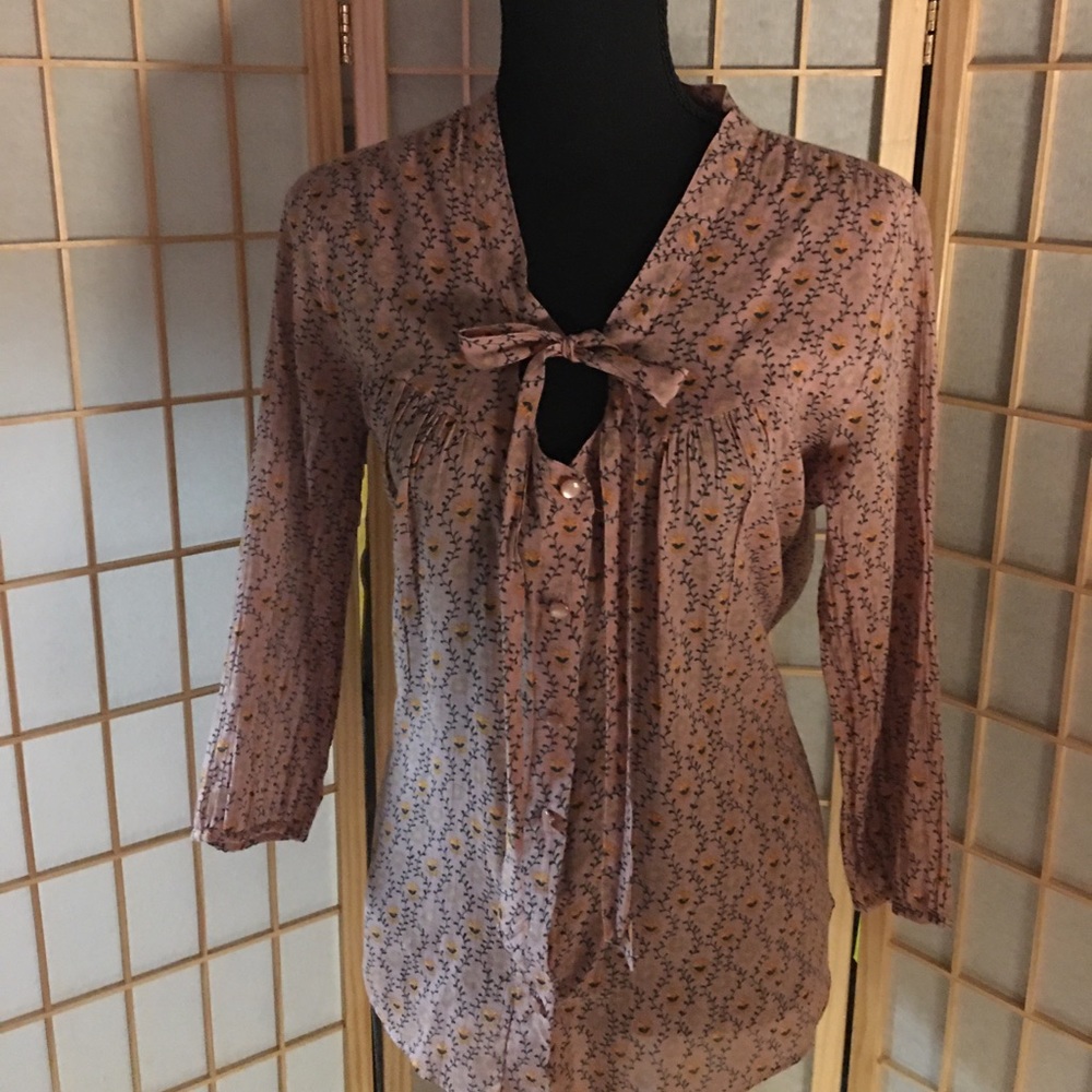 I❤️Ronson-front tie top. Pink flowers, Sz M🌼